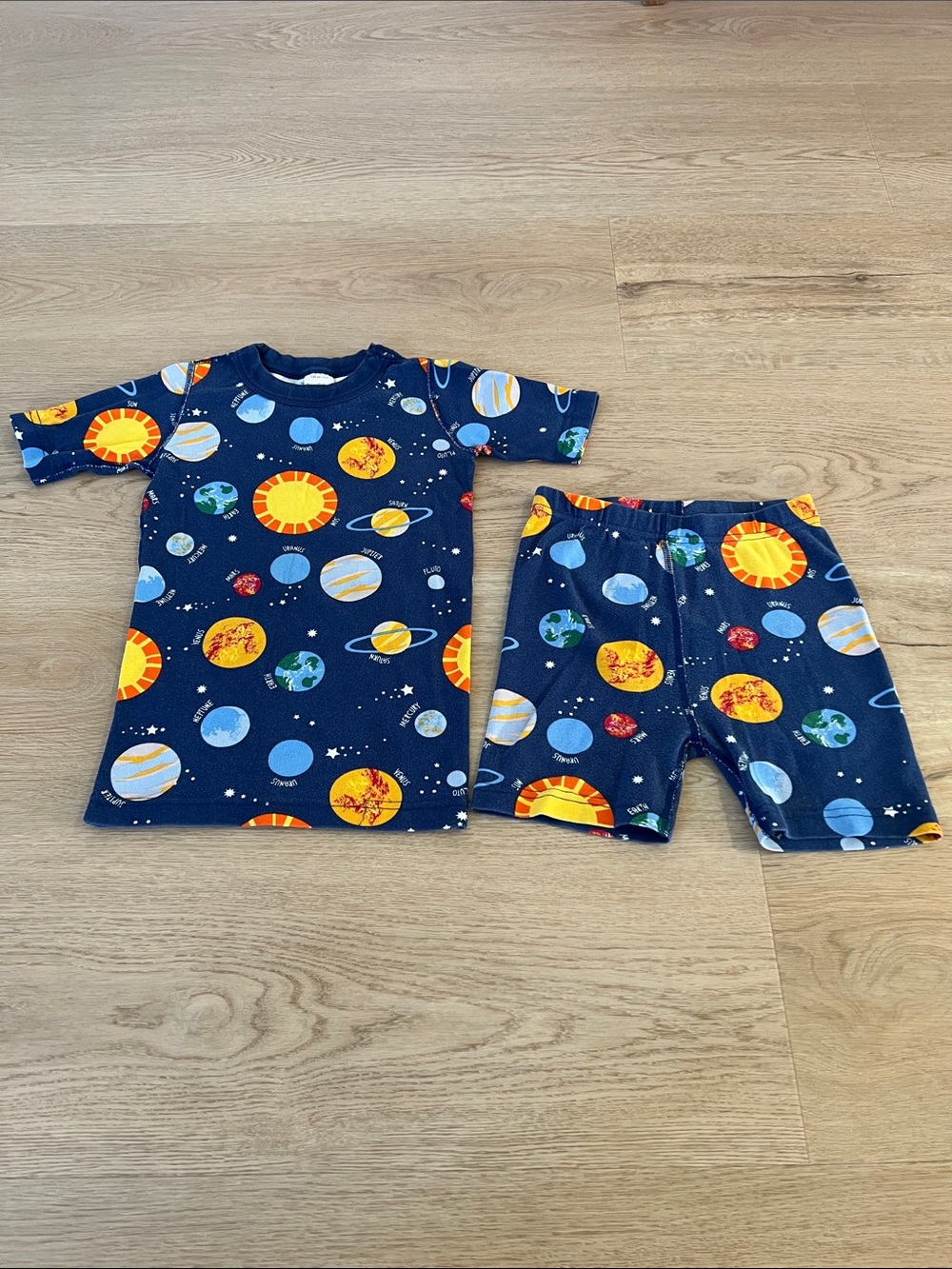 Hanna Andersson pajama set shorts, planets, size 8, organic cotton